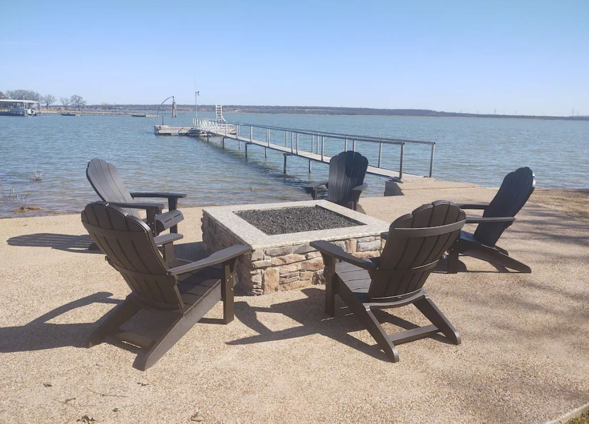 The Cottage on Lake Graham, in North Texas Park the Boat Inc