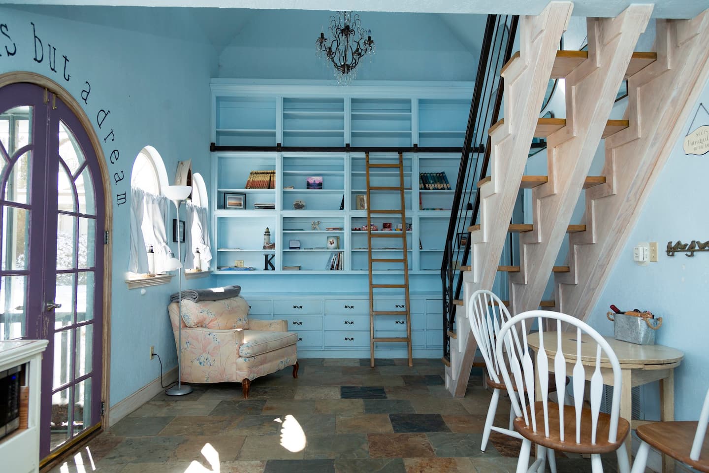 The Cottage on Lake Graham, in North Texas Park the Boat Inc